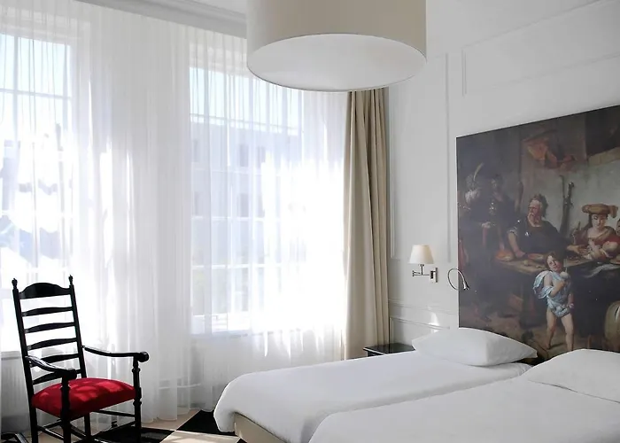 Mercure Centre Canal District Hotel 4*