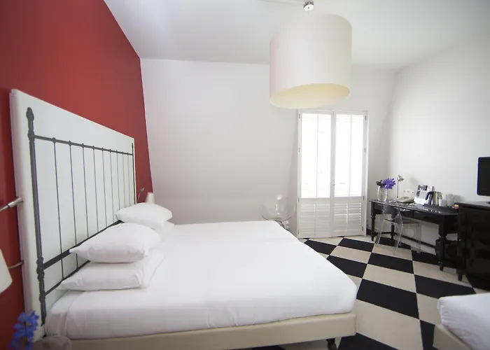 Hotel Mercure Centre Canal District 4*