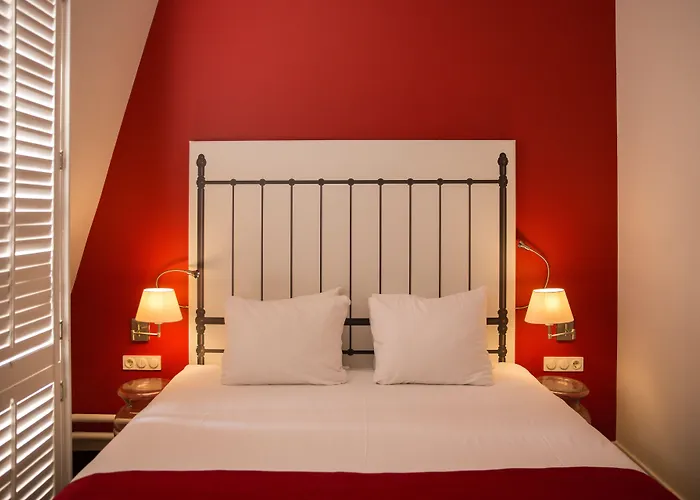 Hotel Mercure Centre Canal District 4*