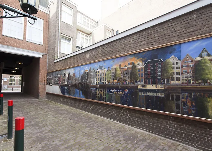 Mercure Centre Canal District Hotel