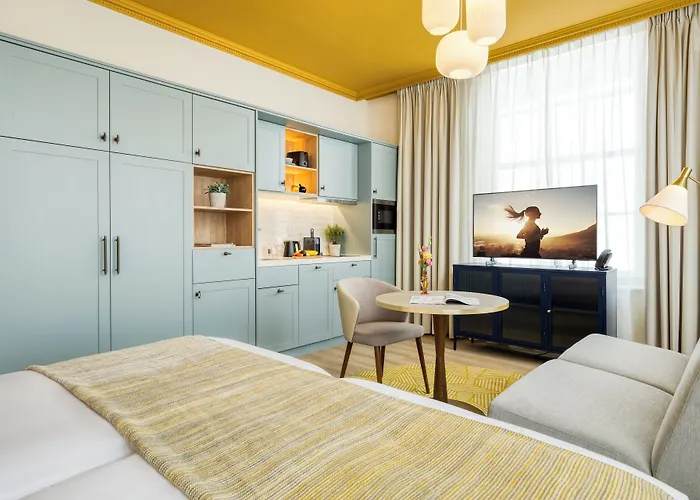 Mercure Centre Canal District Hotel 4*