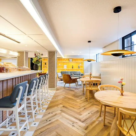 Mercure Centre Canal District Отель 4*