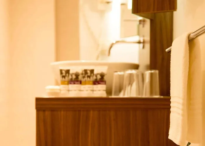 Mercure Centre Canal District 4*