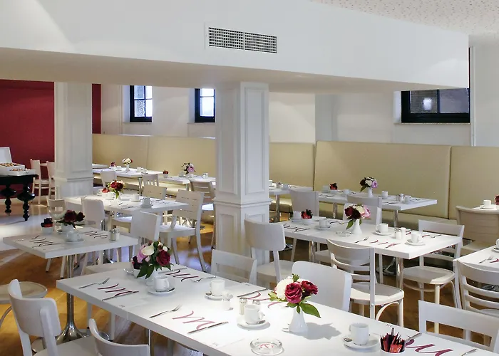 Hotel Mercure Centre Canal District 4*