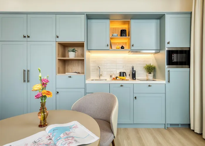 Hotel Mercure Centre Canal District 4*