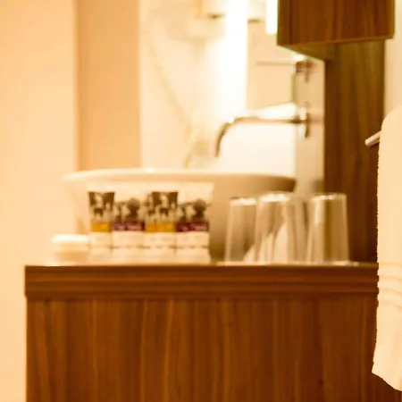 Mercure Centre Canal District 4*