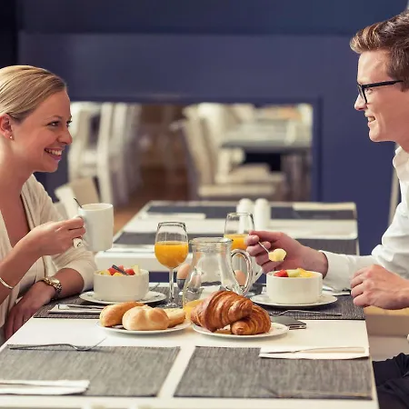 Hotel Mercure Centre Canal District 4*